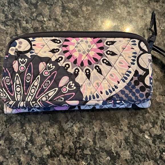 Vera Bradley quilted wallet - Picture 5 of 8
